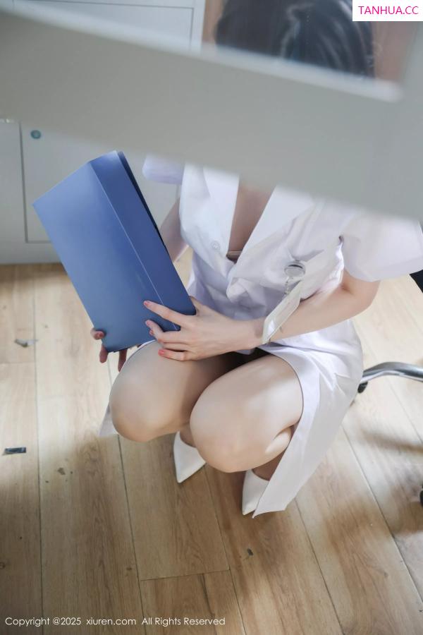 Carina Lee Carina布丁 [XiuRen]高清写真图 2025.04.24 No.10190 布丁wow 白色护士第18张图片